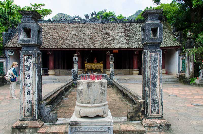 403 - Vietnam - Hoa Lu - templo a Dinh Tien Hoang 04
